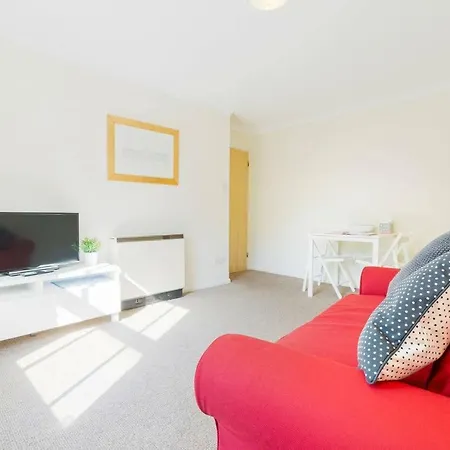 Comfortable And Central Apartment *