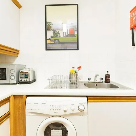 Comfortable And Central Apartment