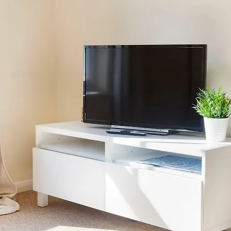 Comfortable And Central Apartment