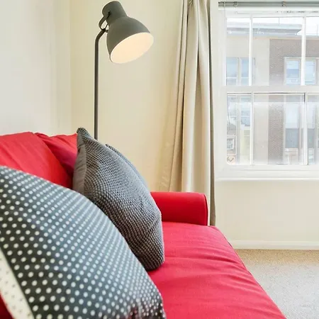Comfortable And Central Apartment