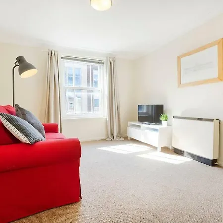 Comfortable And Central Apartment